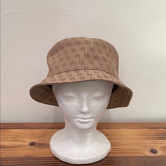 Dooney & Bourke Monogram Bucket Hat Size Medium - Picture 1 of 8